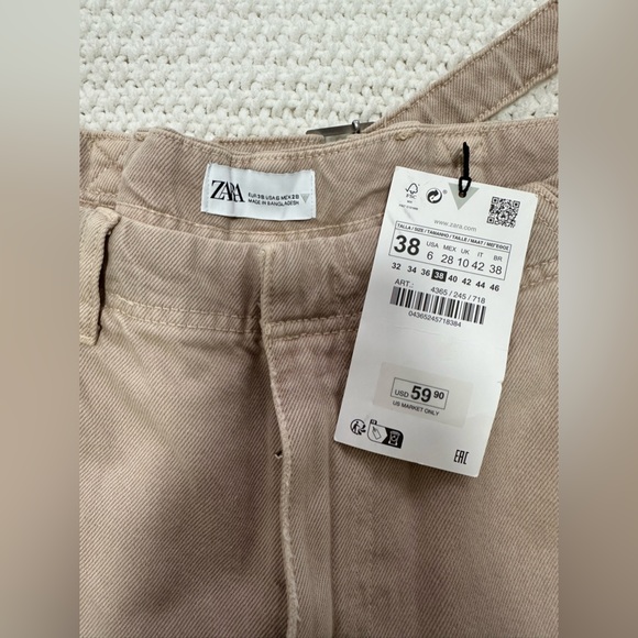 Zara cargo pants, size 38 USA 6 with adjustable straps in the back. never worn - Picture 3 of 4